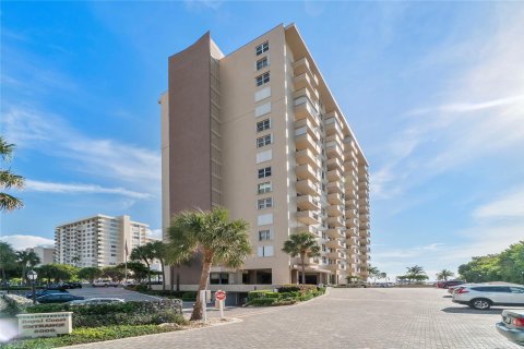 Condo in Lauderdale-by-the-Sea, Florida, 2 bedrooms  № 1161661 - photo 10