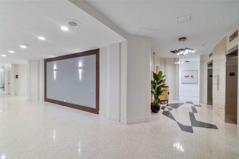 Condo in Lauderdale-by-the-Sea, Florida, 2 bedrooms  № 1161661 - photo 6