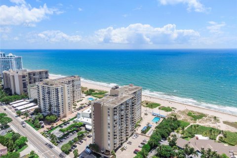 Condo in Lauderdale-by-the-Sea, Florida, 2 bedrooms  № 1161661 - photo 1