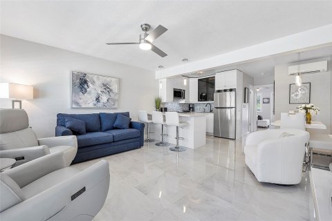 Copropriété à vendre à Hallandale Beach, Floride: 1 chambre, 55.74 m2 № 1161660 - photo 16