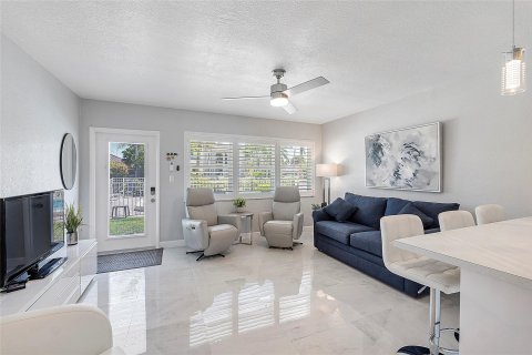 Condominio en venta en Hallandale Beach, Florida, 1 dormitorio, 55.74 m2 № 1161660 - foto 15