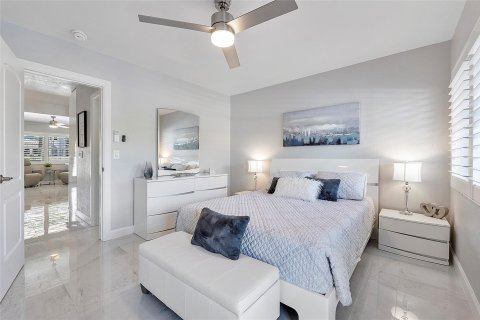 Condominio en venta en Hallandale Beach, Florida, 1 dormitorio, 55.74 m2 № 1161660 - foto 11