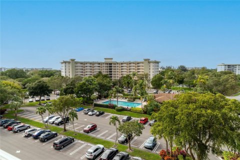 Copropriété à vendre à Pompano Beach, Floride: 2 chambres, 106.84 m2 № 1161658 - photo 2