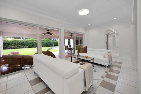 Casa en venta en Miami, Florida, 5 dormitorios, 475.57 m2 № 1410484 - foto 15