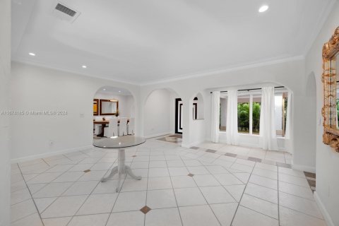 Casa en venta en Miami, Florida, 5 dormitorios, 475.57 m2 № 1410484 - foto 10