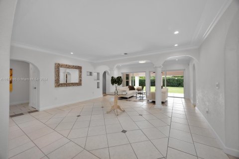 Casa en venta en Miami, Florida, 5 dormitorios, 475.57 m2 № 1410484 - foto 11