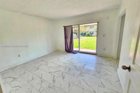 Copropriété à vendre à Miami Gardens, Floride: 2 chambres, 67.82 m2 № 1410453 - photo 4