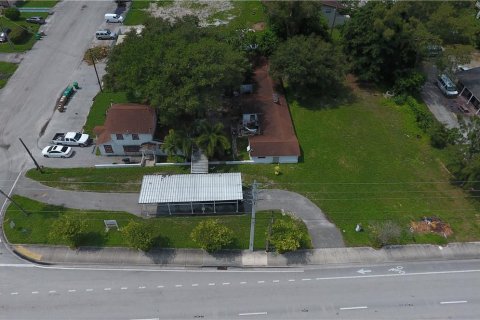 House in Davie, Florida 8 bedrooms, 348.01 sq.m. № 580205 - photo 3