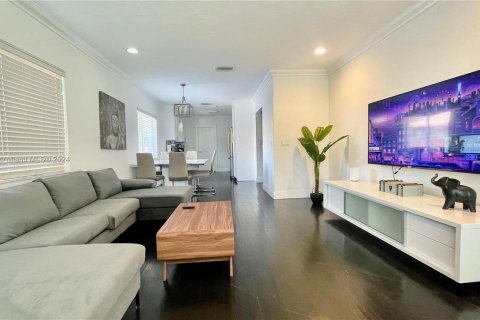 Villa ou maison à vendre à Hollywood, Floride: 3 chambres, 117.34 m2 № 1079992 - photo 6
