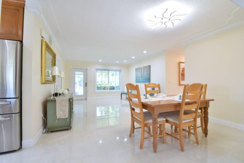 House in North Palm Beach, Florida 4 bedrooms, 149.02 sq.m. № 1208232 - photo 5