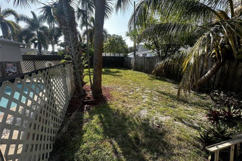 House in Hollywood, Florida 4 bedrooms, 203.46 sq.m. № 1208215 - photo 15
