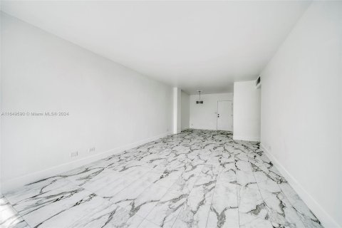 Condominio en venta en Miami Beach, Florida, 2 dormitorios, 97.08 m2 № 1347594 - foto 8