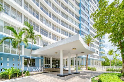 Condominio en venta en Miami Beach, Florida, 2 dormitorios, 97.08 m2 № 1347594 - foto 29