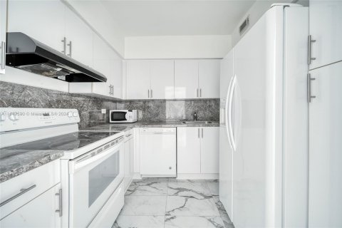 Condominio en venta en Miami Beach, Florida, 2 dormitorios, 97.08 m2 № 1347594 - foto 1