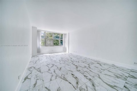 Condominio en venta en Miami Beach, Florida, 2 dormitorios, 97.08 m2 № 1347594 - foto 5