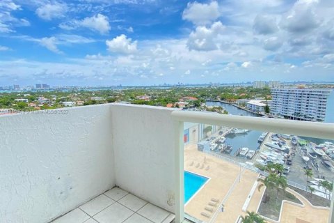 Copropriété à vendre à North Miami, Floride: 2 chambres, 83.61 m2 № 680203 - photo 3
