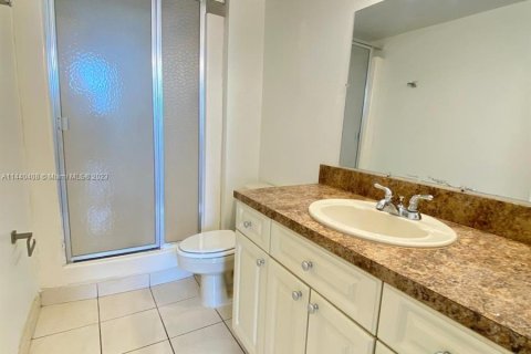Condominio en venta en North Miami, Florida, 2 dormitorios, 83.61 m2 № 680203 - foto 9