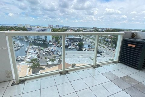 Copropriété à vendre à North Miami, Floride: 2 chambres, 83.61 m2 № 680203 - photo 4