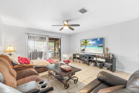 Copropriété à vendre à Deerfield Beach, Floride: 2 chambres, 94.76 m2 № 1230164 - photo 16