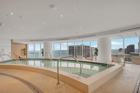 Condo in Miami, Florida, 1 bedroom  № 1387721 - photo 5