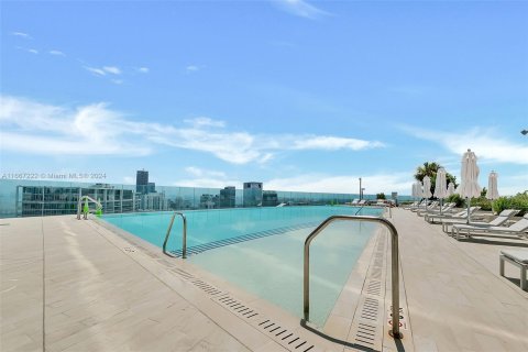 Condo in Miami, Florida, 1 bedroom  № 1387721 - photo 21