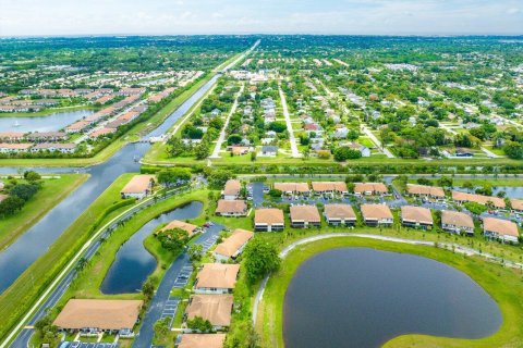 Condo in Delray Beach, Florida, 2 bedrooms  № 1231266 - photo 1