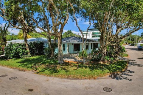 House in Miami, Florida 3 bedrooms, 190.08 sq.m. № 1078639 - photo 2