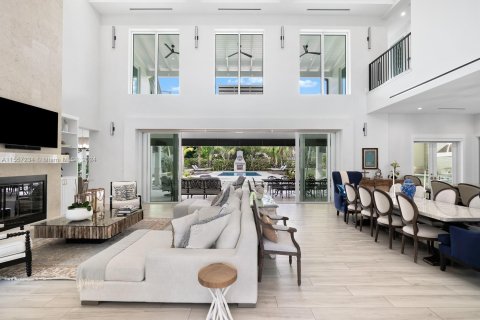 Villa ou maison à vendre à Miami, Floride: 6 chambres, 585.19 m2 № 1078617 - photo 5