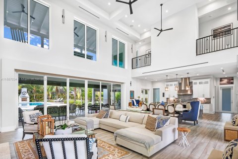 Villa ou maison à vendre à Miami, Floride: 6 chambres, 585.19 m2 № 1078617 - photo 6