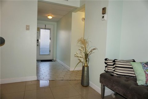 Condominio en venta en Margate, Florida, 2 dormitorios, 85.47 m2 № 585721 - foto 4