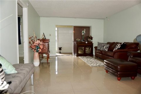 Condominio en venta en Margate, Florida, 2 dormitorios, 85.47 m2 № 585721 - foto 12
