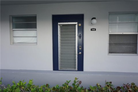 Condo in Margate, Florida, 2 bedrooms  № 585721 - photo 2