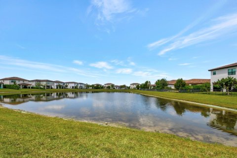 Villa ou maison à vendre à Royal Palm Beach, Floride: 2 chambres, 148.18 m2 № 1180276 - photo 19