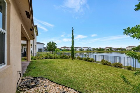 Villa ou maison à vendre à Royal Palm Beach, Floride: 2 chambres, 148.18 m2 № 1180276 - photo 17