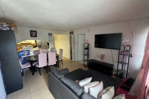 House in Fort Lauderdale, Florida 2 bedrooms, 74.32 sq.m. № 1231416 - photo 23