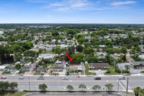 Casa en venta en Lake Worth, Florida, 4 dormitorios, 78.04 m2 № 1231455 - foto 3