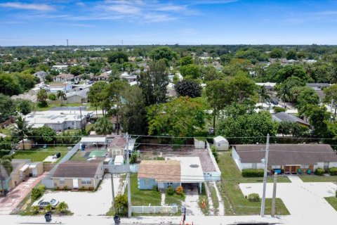 Villa ou maison à vendre à Lake Worth, Floride: 4 chambres, 78.04 m2 № 1231455 - photo 4