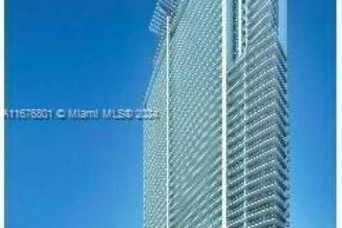 Condo in Miami, Florida, 2 bedrooms  № 1401472 - photo 1