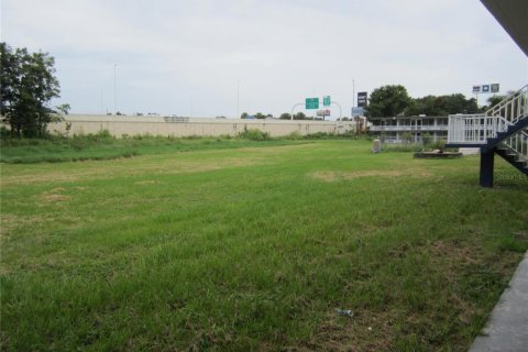 Propiedad comercial en venta en Tampa, Florida, 4189.89 m2 № 1387513 - foto 11