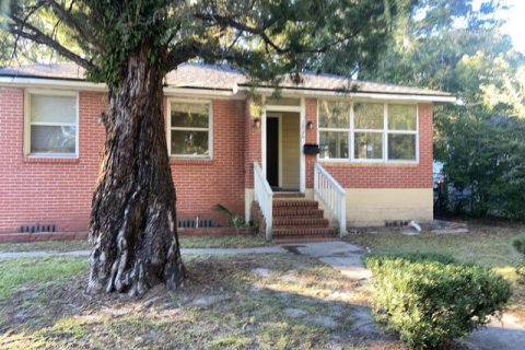 House in Jacksonville, Florida 3 bedrooms, 89.74 sq.m. № 885713 - photo 1