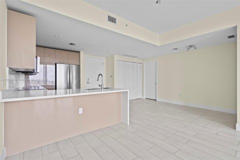 Condo in Sunrise, Florida, 2 bedrooms  № 1215312 - photo 7