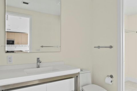 Condo in Sunrise, Florida, 2 bedrooms  № 1215312 - photo 20