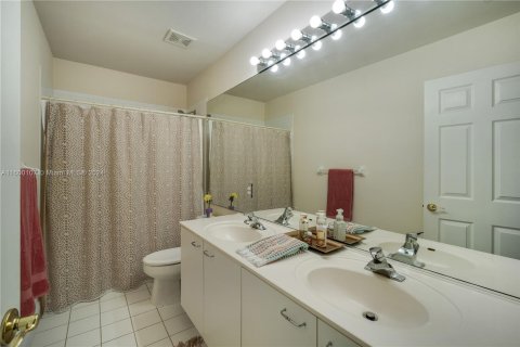 Villa ou maison à vendre à Coral Springs, Floride: 4 chambres, 285.49 m2 № 1215293 - photo 25