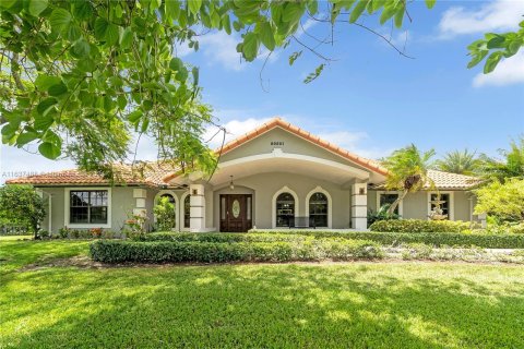 Villa ou maison à vendre à Pembroke Pines, Floride: 3 chambres, 268.49 m2 № 1309972 - photo 2