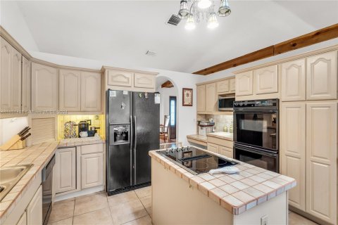 Villa ou maison à vendre à Pembroke Pines, Floride: 3 chambres, 268.49 m2 № 1309972 - photo 25