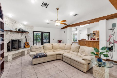 Villa ou maison à vendre à Pembroke Pines, Floride: 3 chambres, 268.49 m2 № 1309972 - photo 22