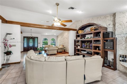 Villa ou maison à vendre à Pembroke Pines, Floride: 3 chambres, 268.49 m2 № 1309972 - photo 21