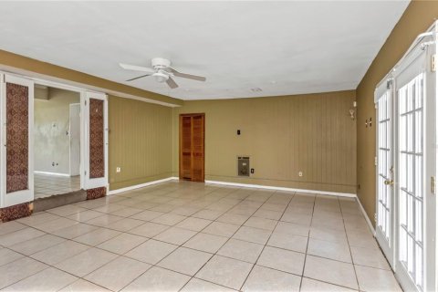 House in Tampa, Florida 4 bedrooms, 159.42 sq.m. № 1444767 - photo 7