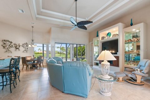 Villa ou maison à vendre à Punta Gorda, Floride: 3 chambres, 214.42 m2 № 1374583 - photo 4