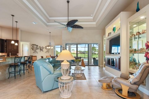 Villa ou maison à vendre à Punta Gorda, Floride: 3 chambres, 214.42 m2 № 1374583 - photo 3